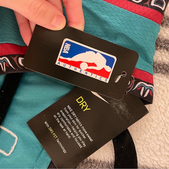 Nike NBA authentics Retro Grizzlies Morant Jersey. Size large. NWT - Picture 4 of 6